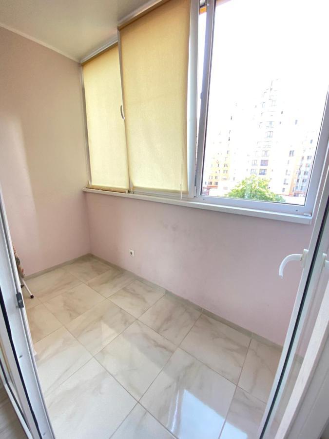 Cozy Two Bedroom Large Apartment Chisinau Luaran gambar