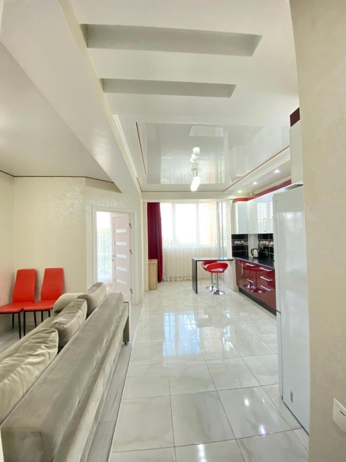 Cozy Two Bedroom Large Apartment Chisinau Luaran gambar