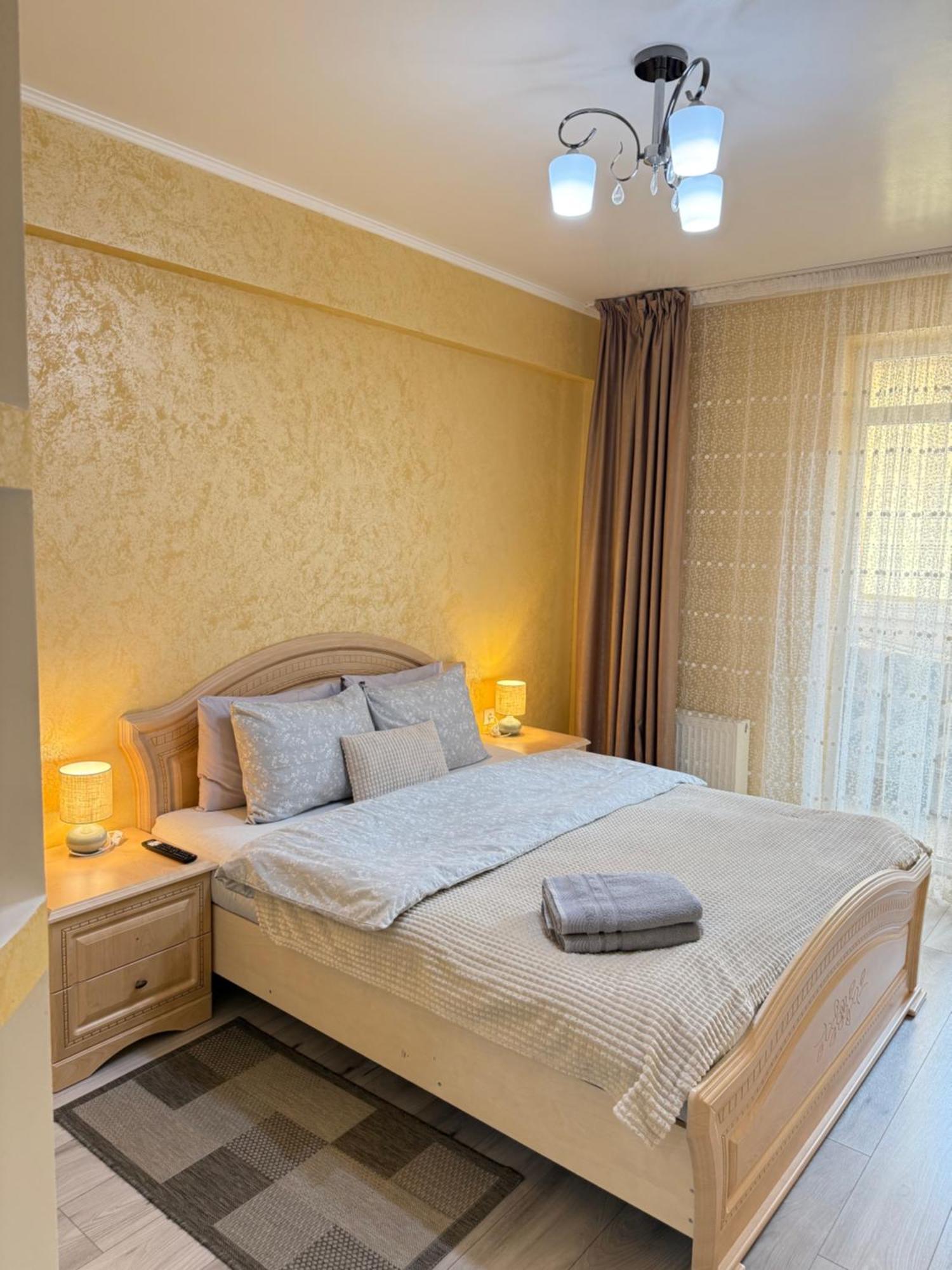 Cozy Two Bedroom Large Apartment Chisinau Luaran gambar