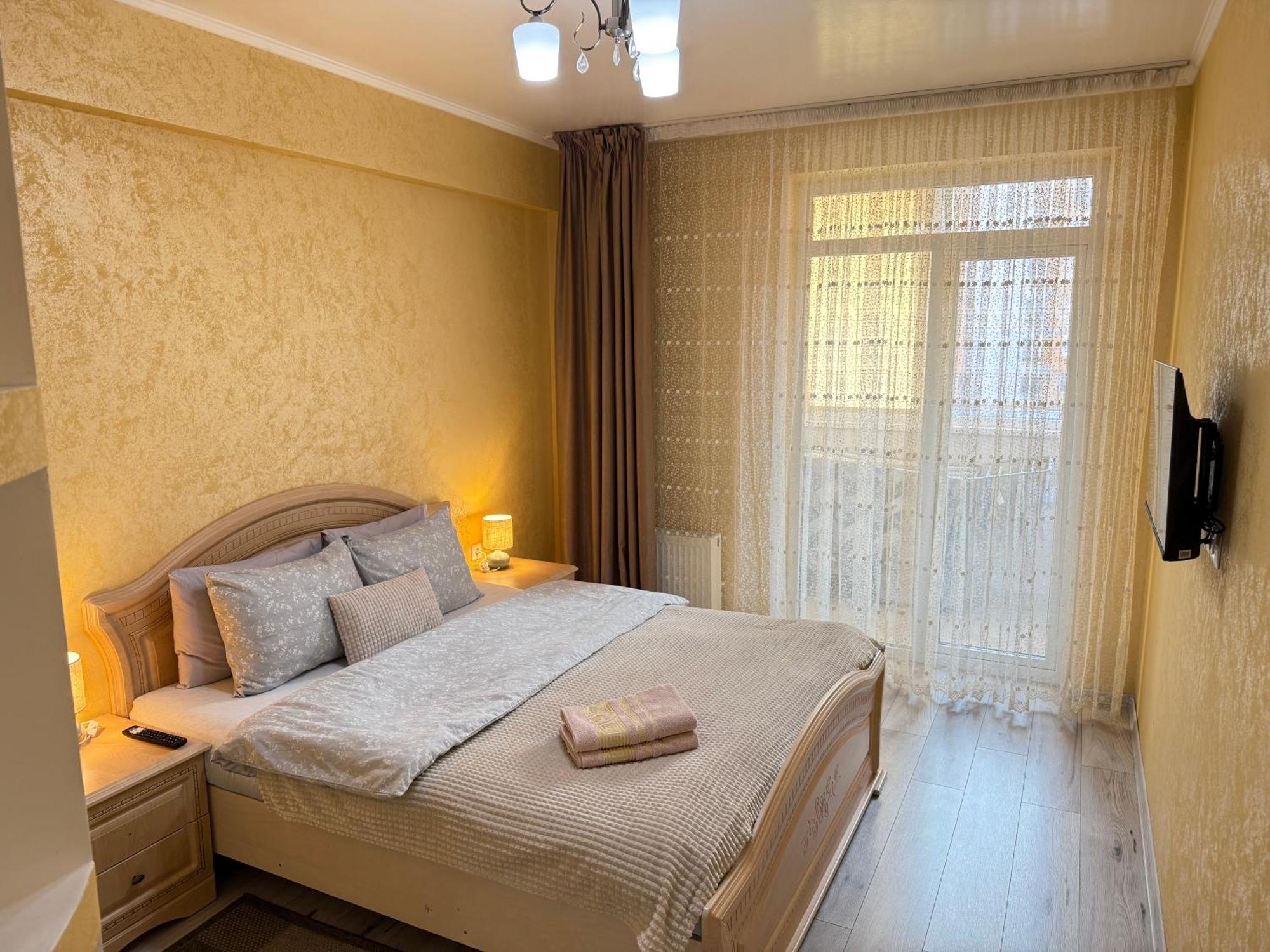 Cozy Two Bedroom Large Apartment Chisinau Luaran gambar