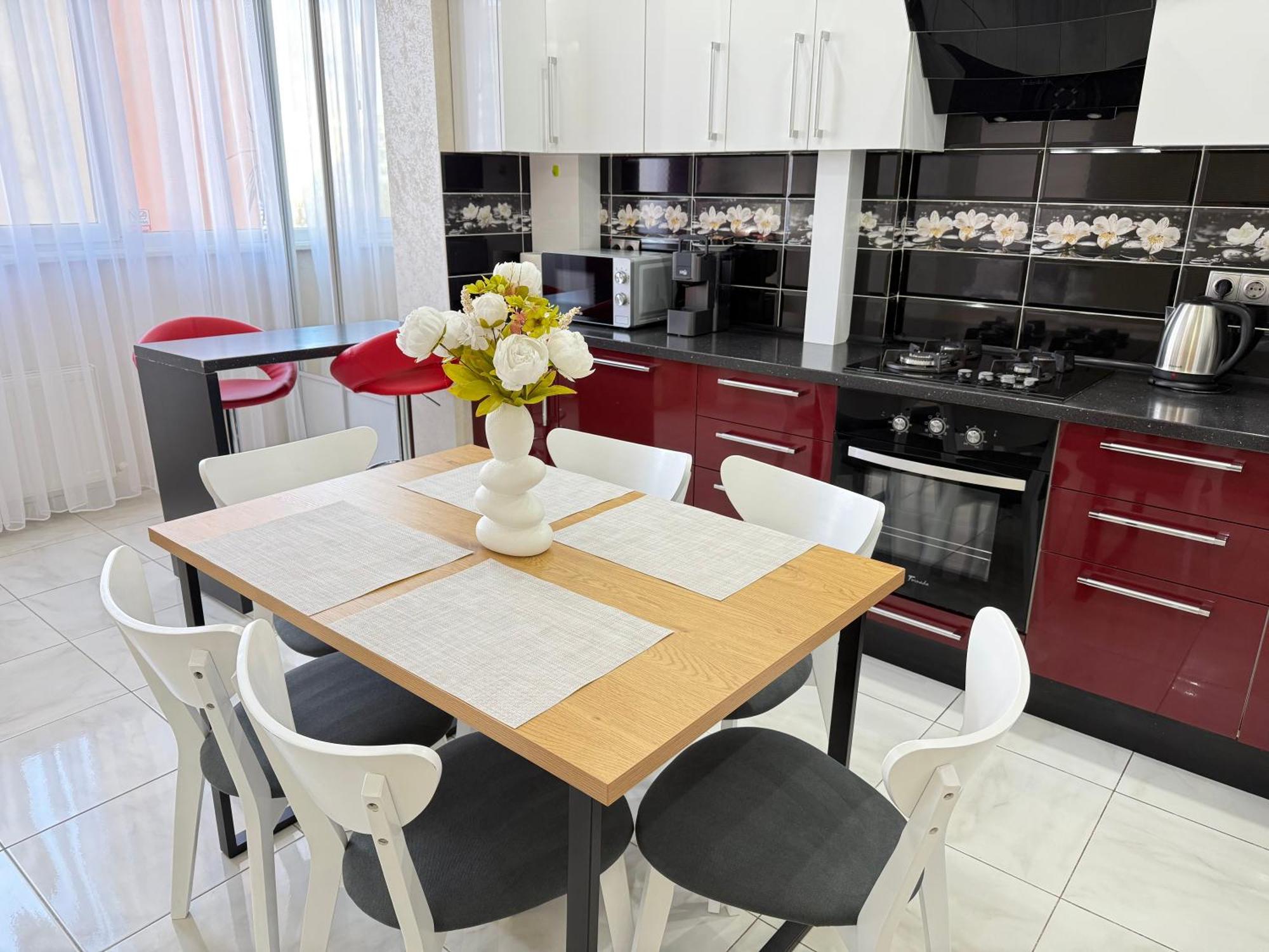 Cozy Two Bedroom Large Apartment Chisinau Luaran gambar