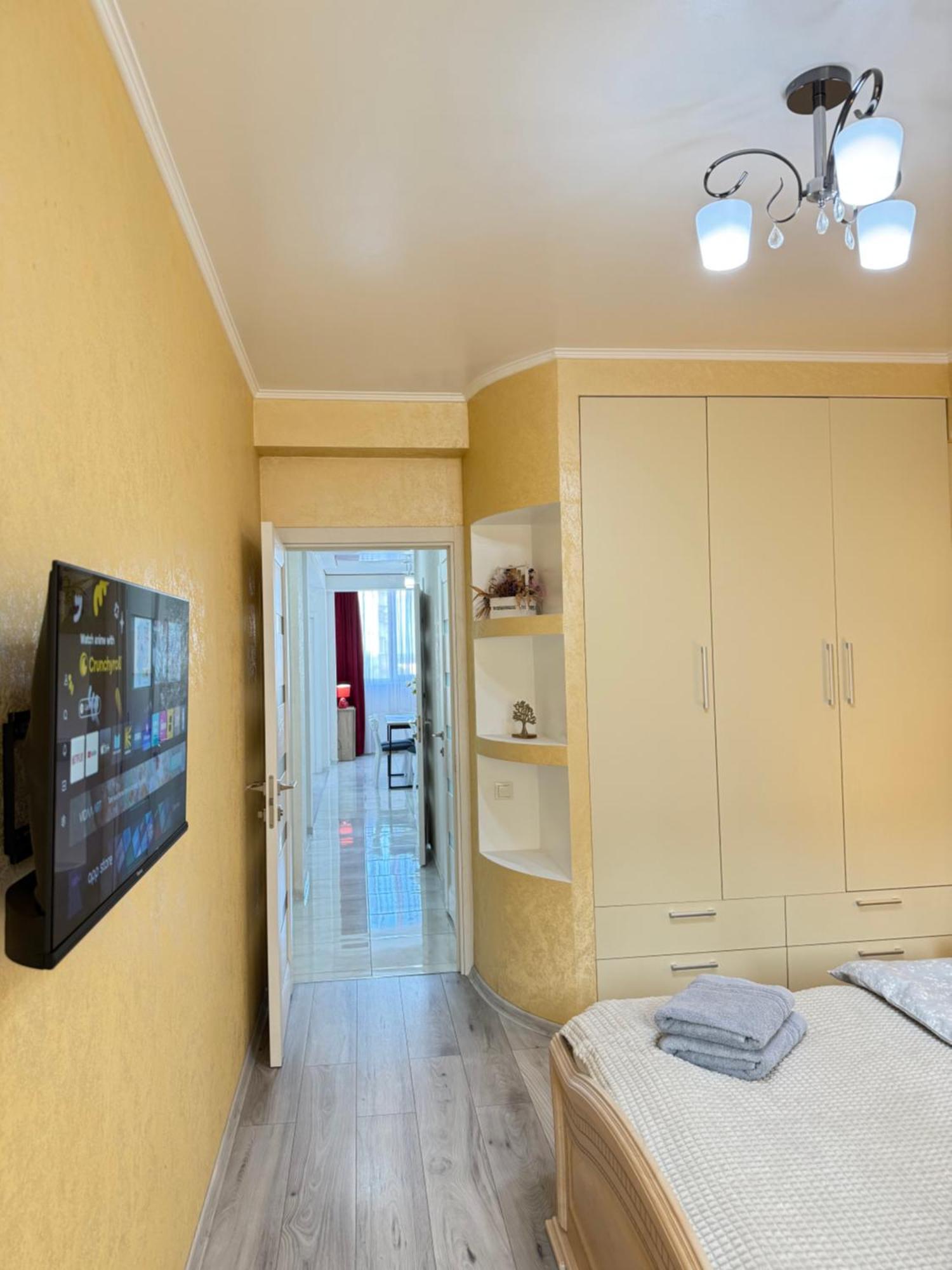 Cozy Two Bedroom Large Apartment Chisinau Luaran gambar
