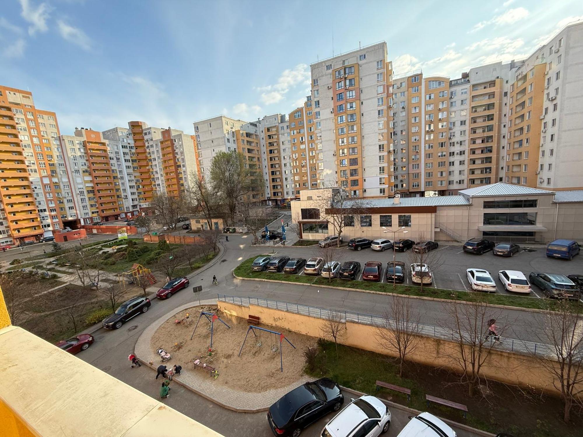 Cozy Two Bedroom Large Apartment Chisinau Luaran gambar