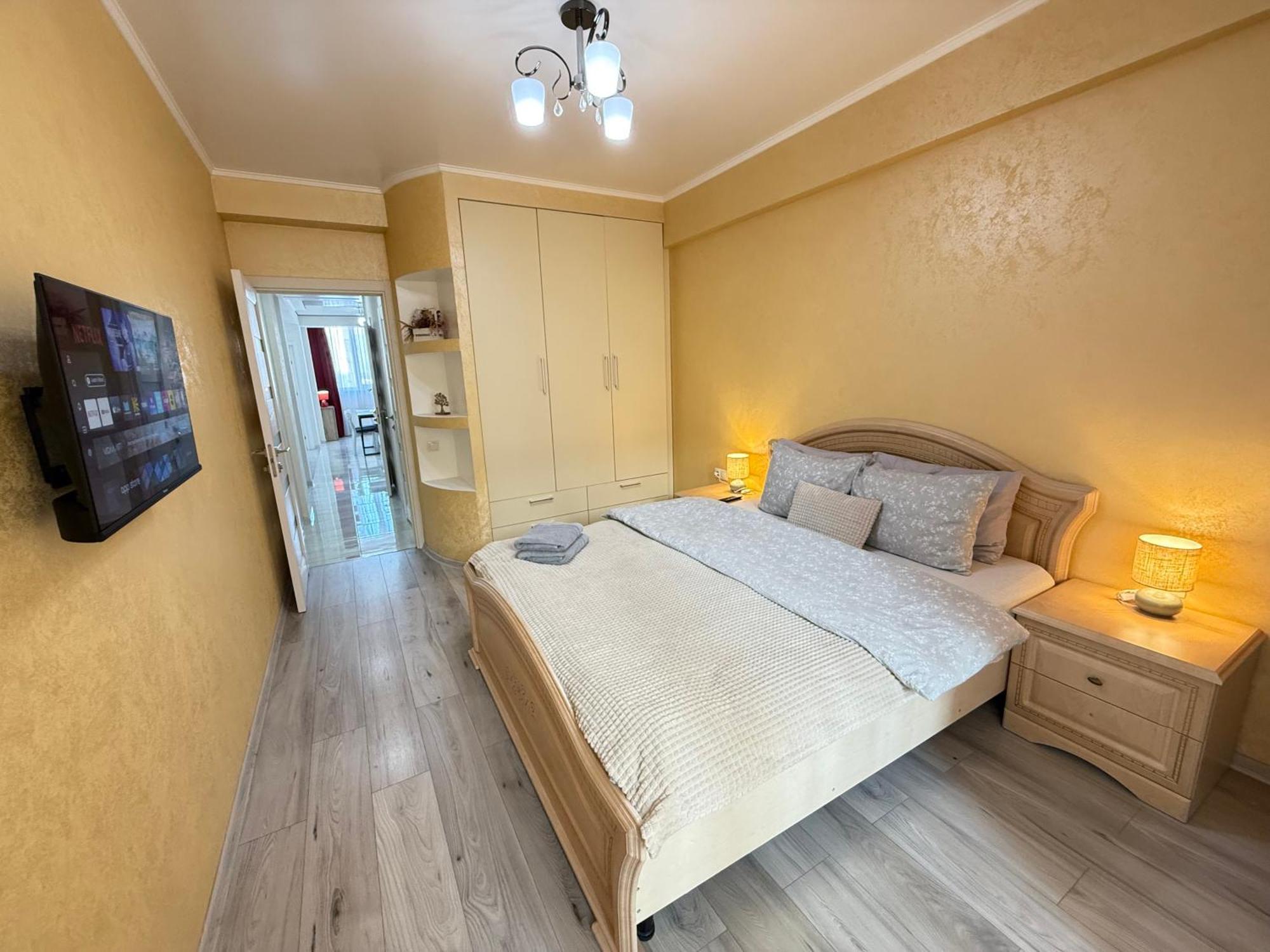 Cozy Two Bedroom Large Apartment Chisinau Luaran gambar