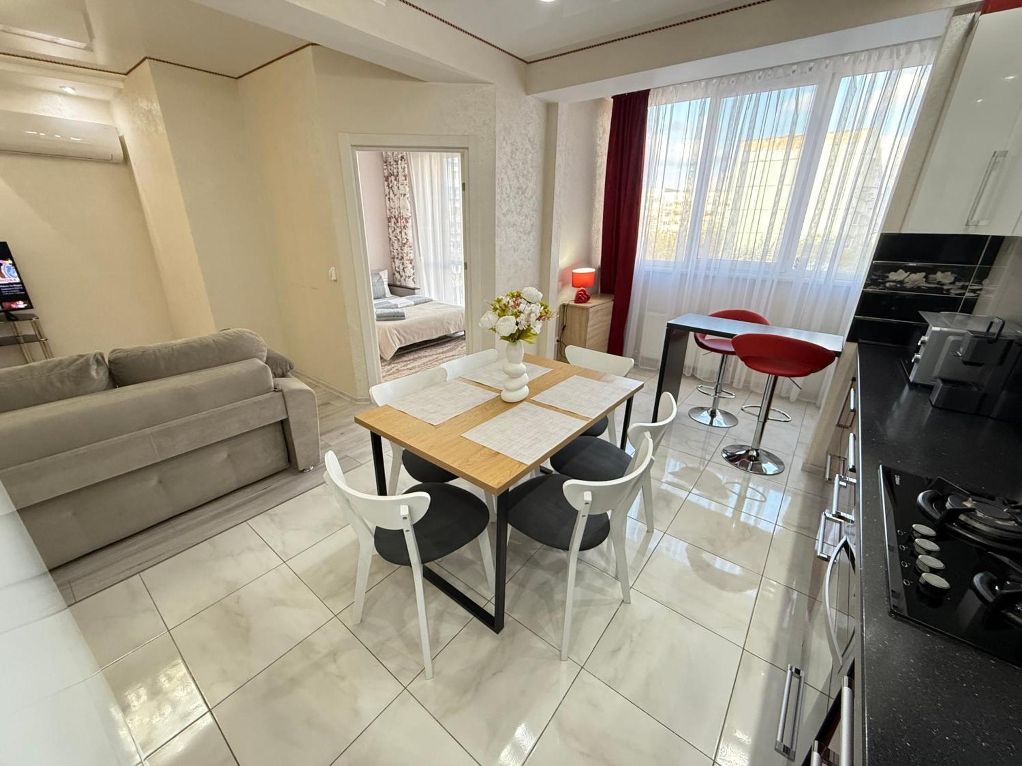 Cozy Two Bedroom Large Apartment Chisinau Luaran gambar