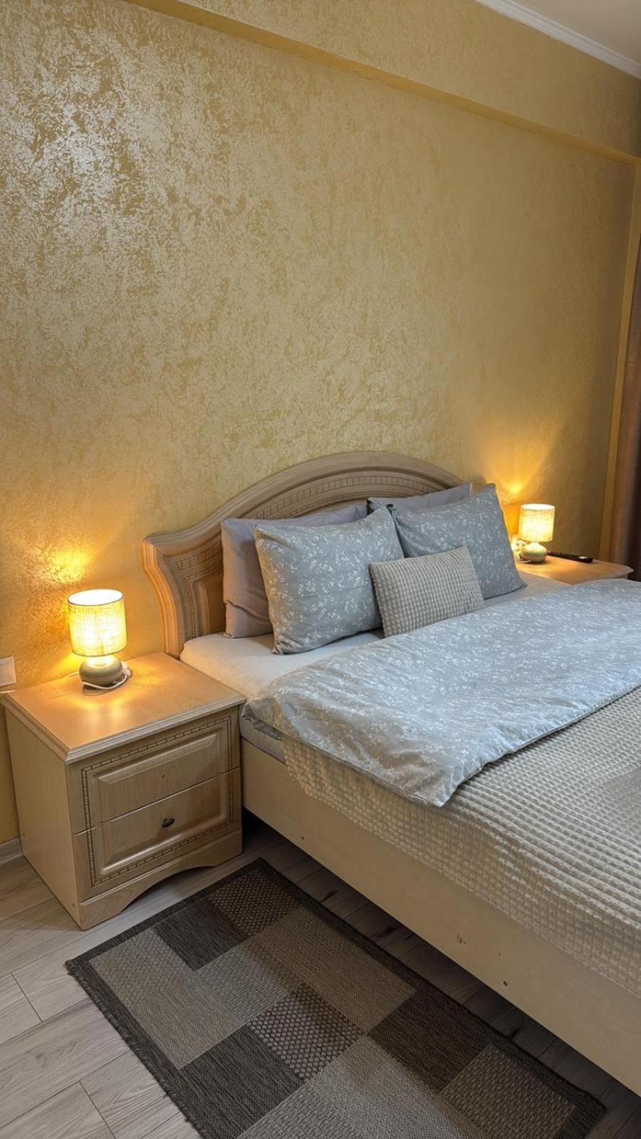 Cozy Two Bedroom Large Apartment Chisinau Luaran gambar