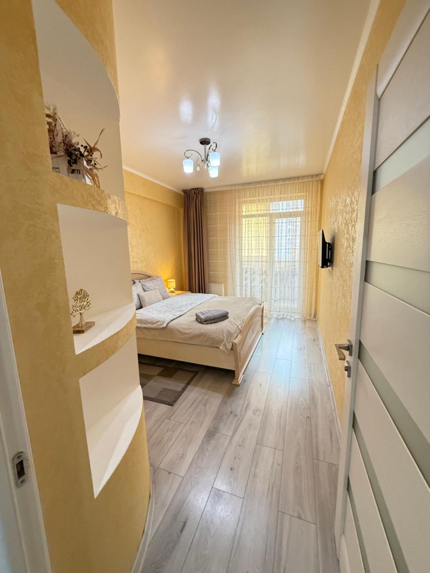 Cozy Two Bedroom Large Apartment Chisinau Luaran gambar