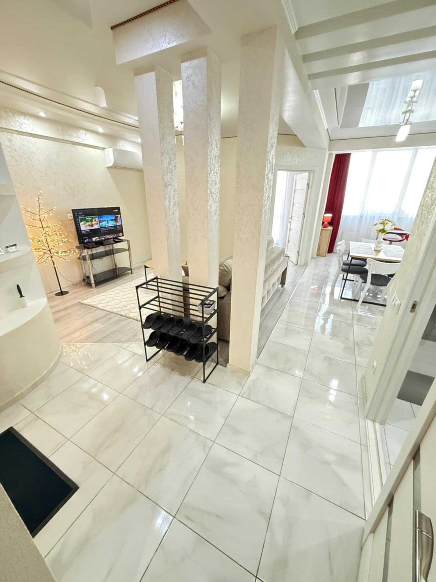Cozy Two Bedroom Large Apartment Chisinau Luaran gambar
