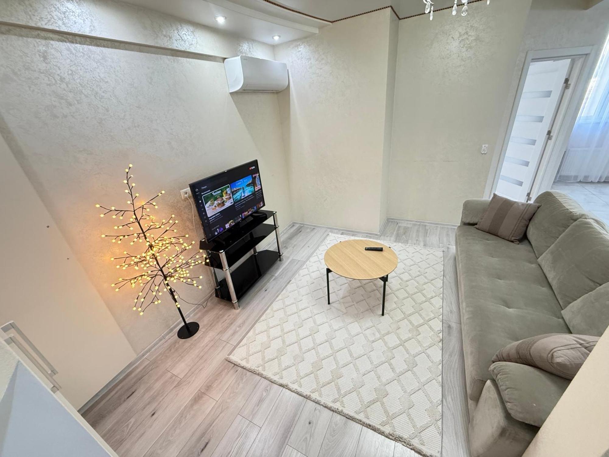 Cozy Two Bedroom Large Apartment Chisinau Luaran gambar